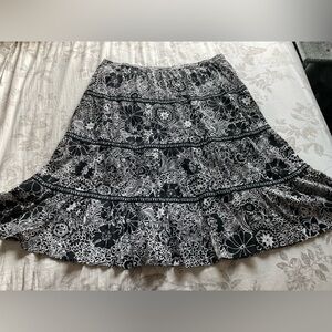 Vintage Black White Floral Pull On Tiered Mini Skirt 3X Whimsigoth Cottagecore